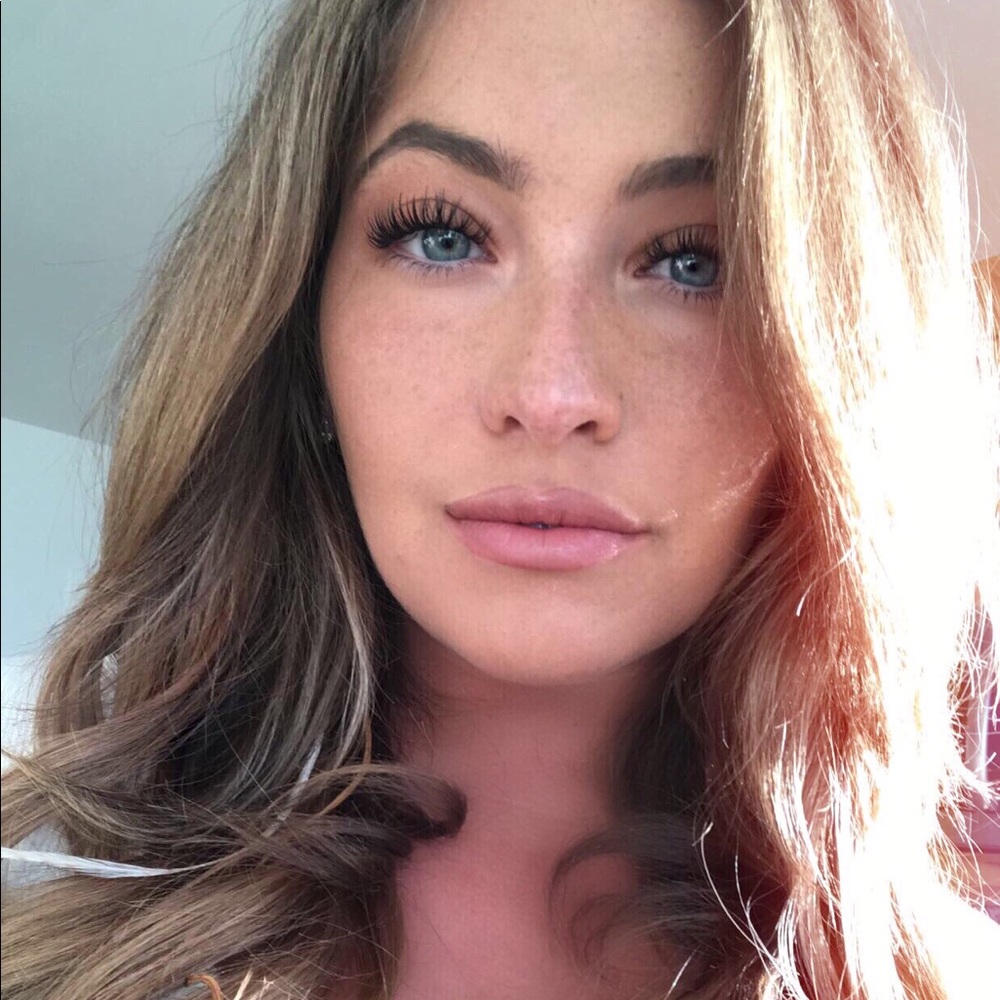 Meet your Posher, Gabriela